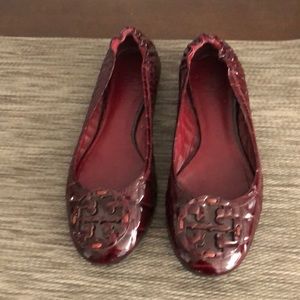 Tory Burch Patent Croc flats in Cranberry